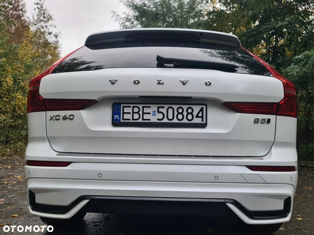 Volvo XC 60 B5 B AWD Ultimate Dark - 5