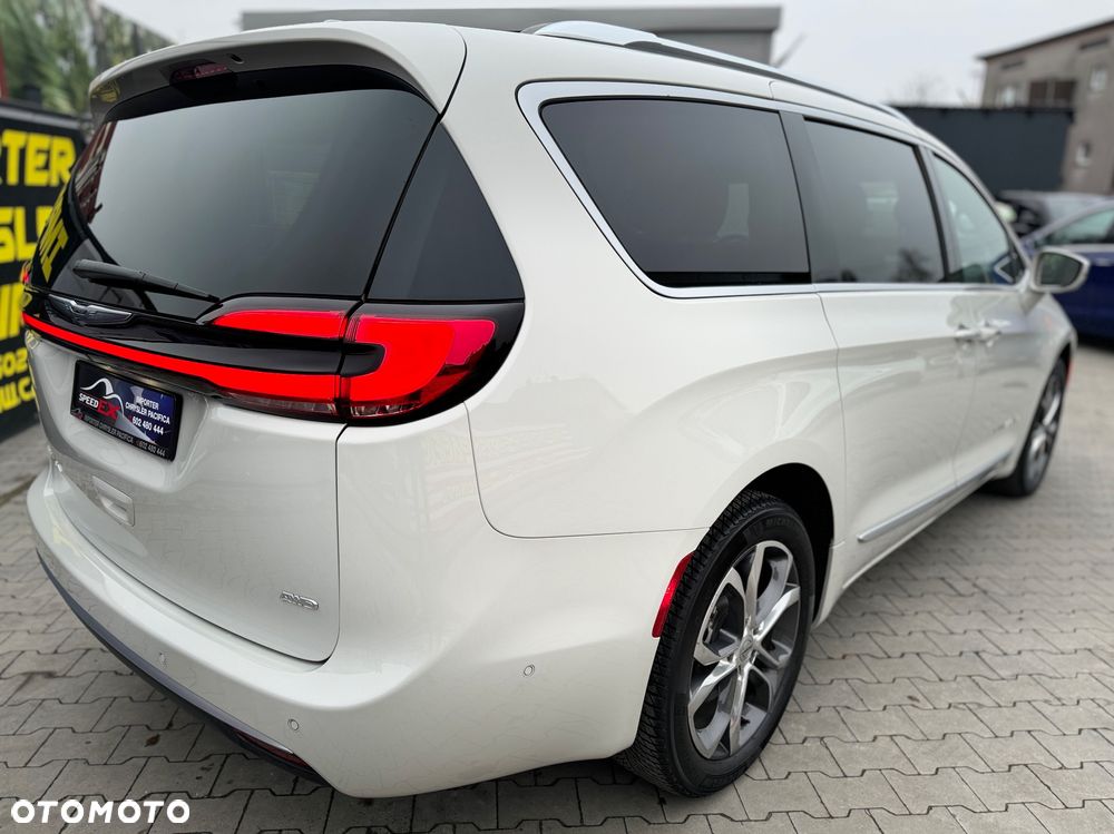 Chrysler Pacifica - 11