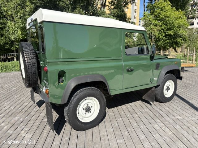 Land Rover Defender 90 2.5 TD5 Metal Top - 18