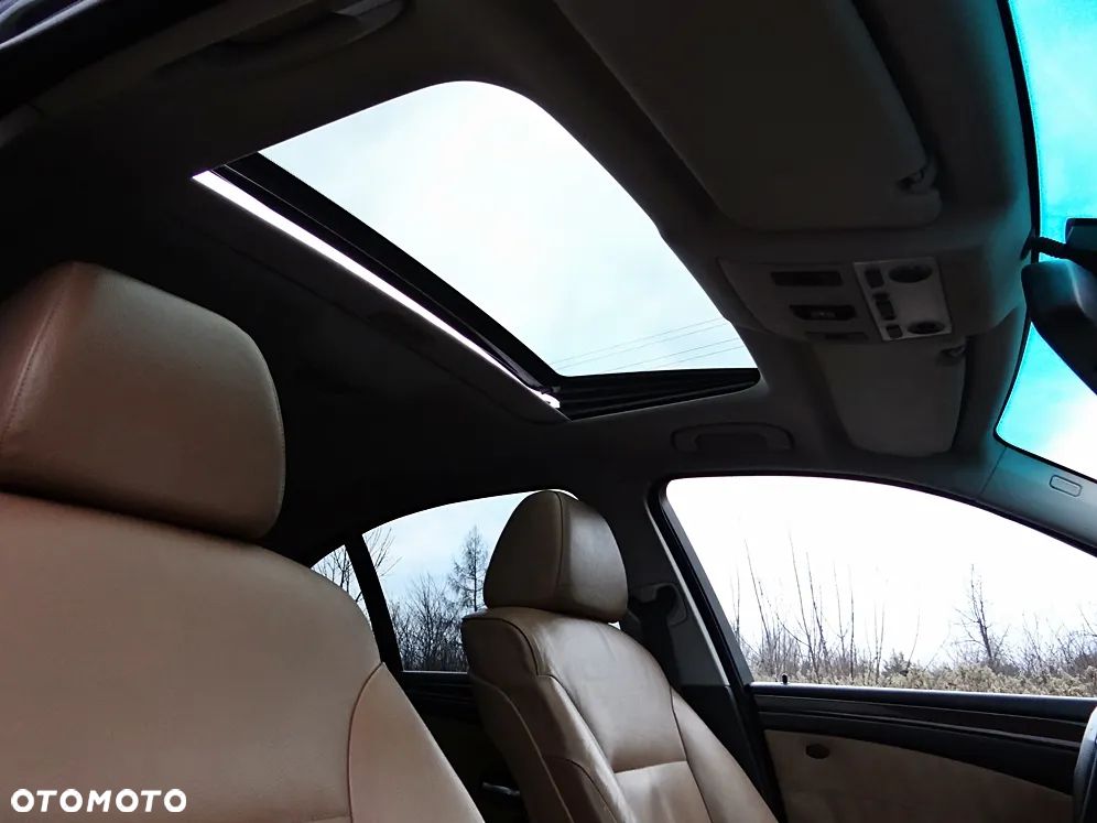 BMW Seria 5 525d Edition Lifestyle - 35