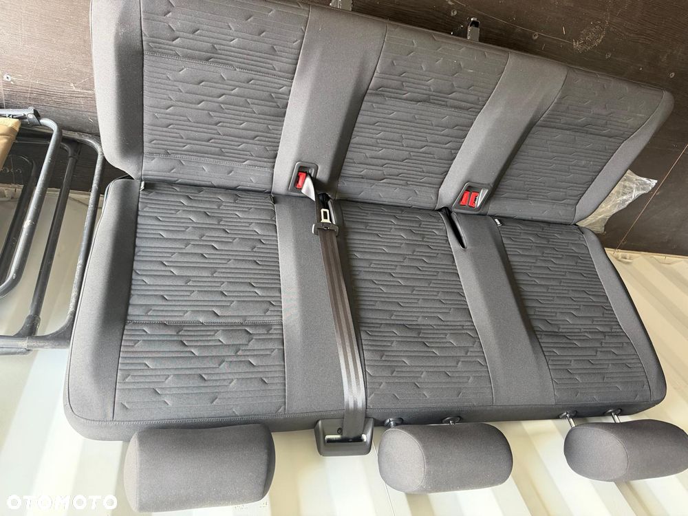 Volkswagen Caravelle 2.0 TDI L2 Comfortline - 17