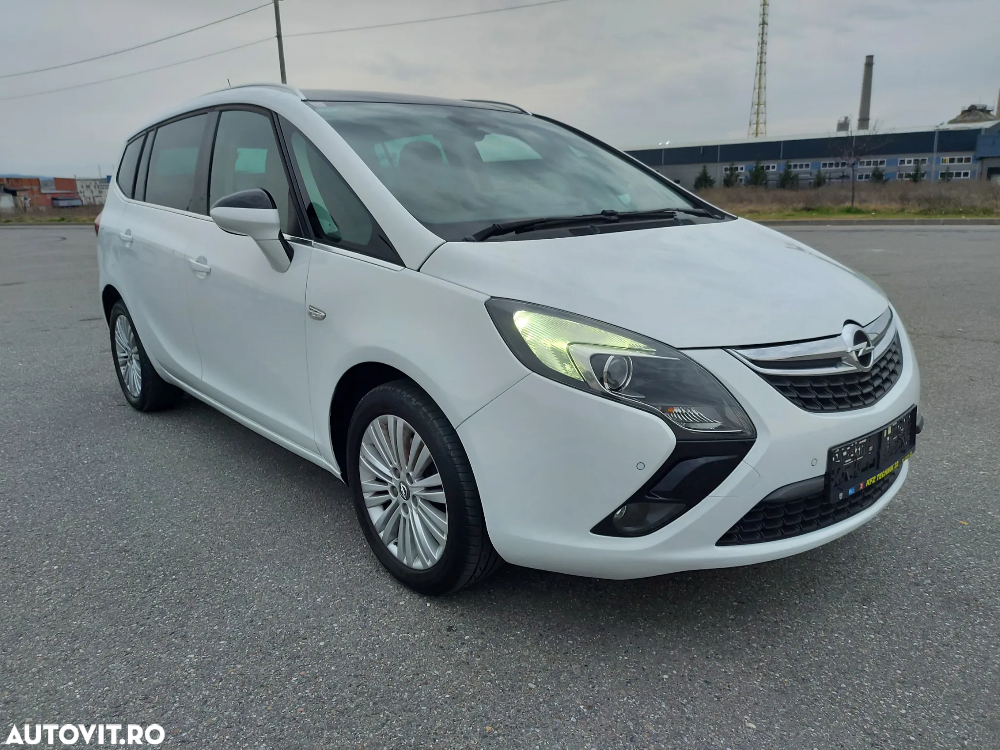 Opel Zafira - 9