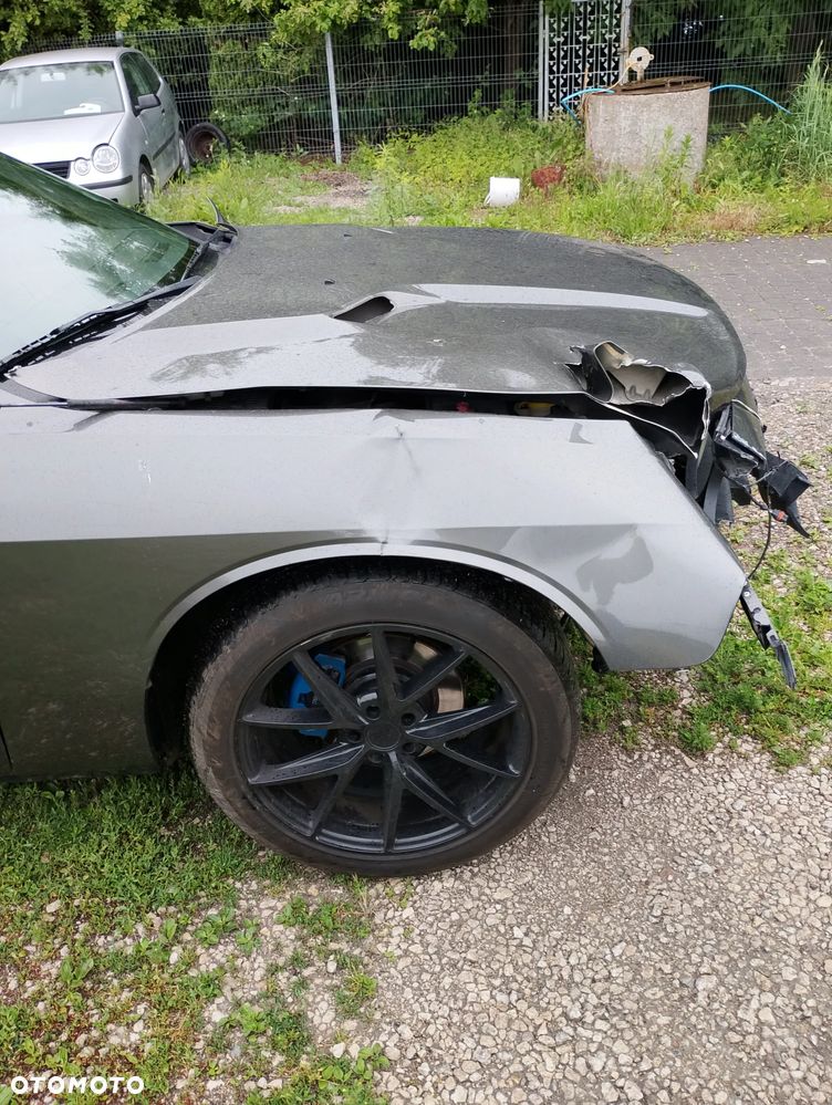 Dodge Challenger - 8