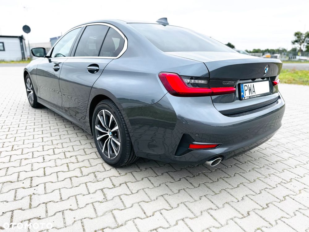 BMW Seria 3 318d Sport Line - 3