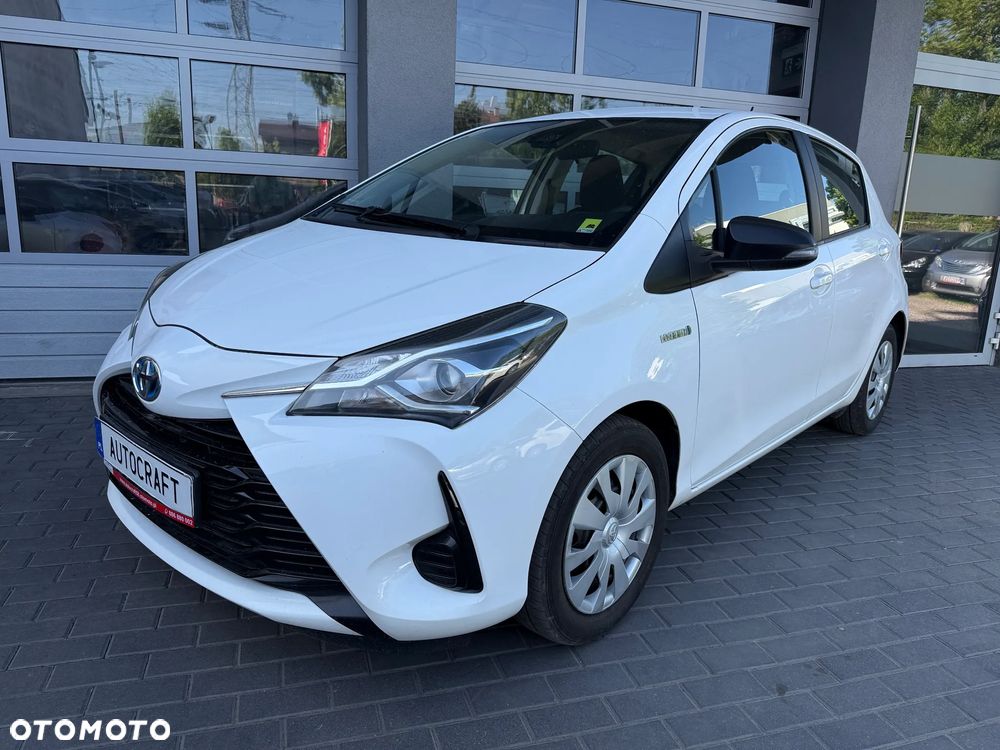 Toyota Yaris Hybrid 100 Active - 26