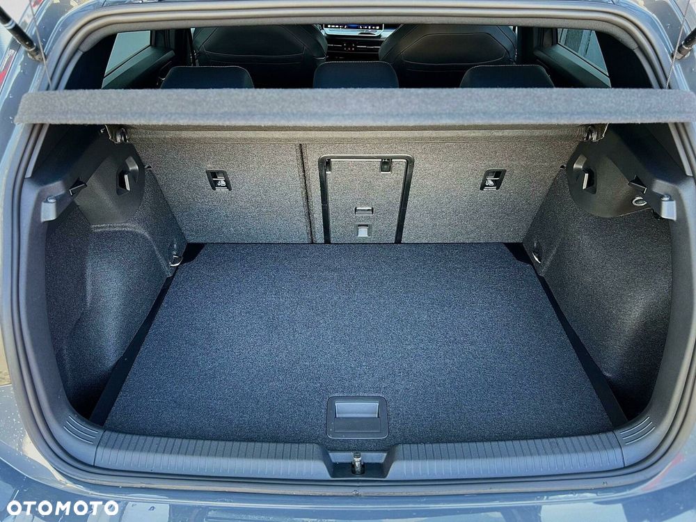 Volkswagen Golf - 22