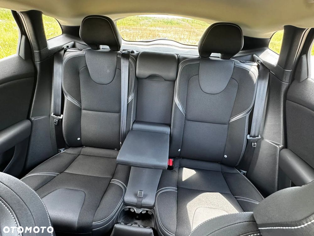 Volvo V40 D2 Momentum - 4