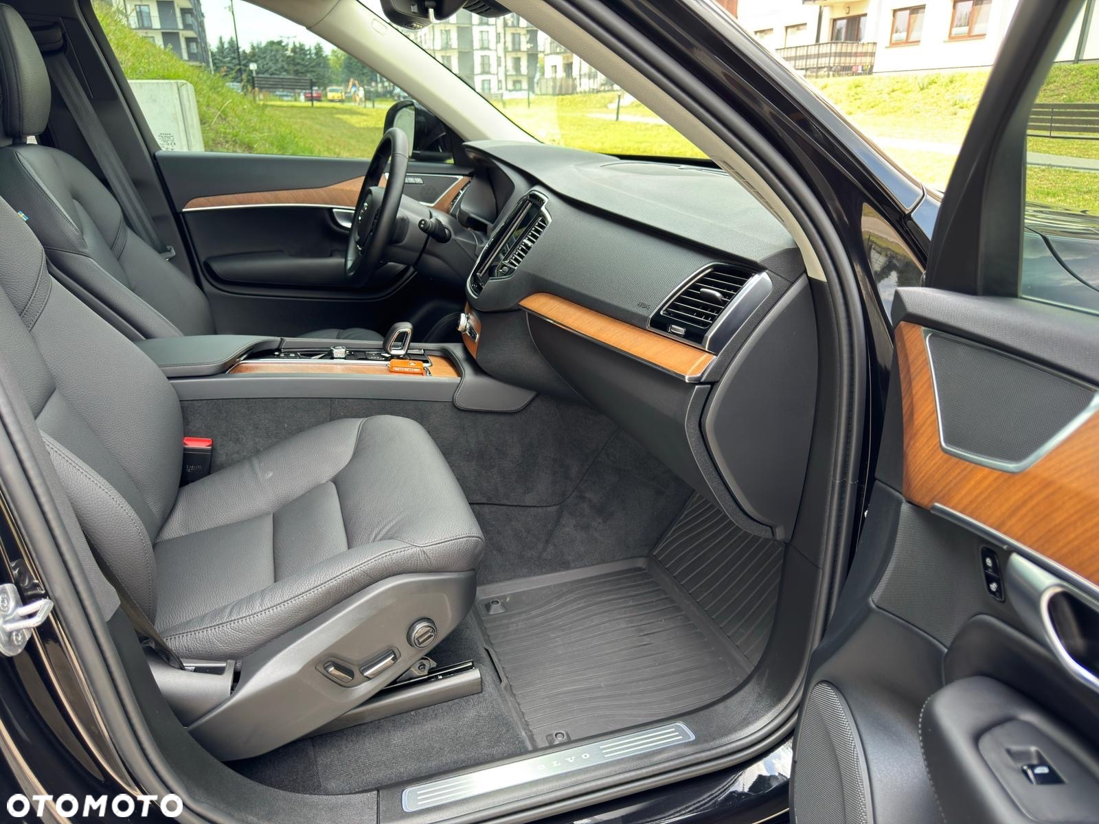 Volvo XC 90 T5 AWD Momentum Pro 7os - 13