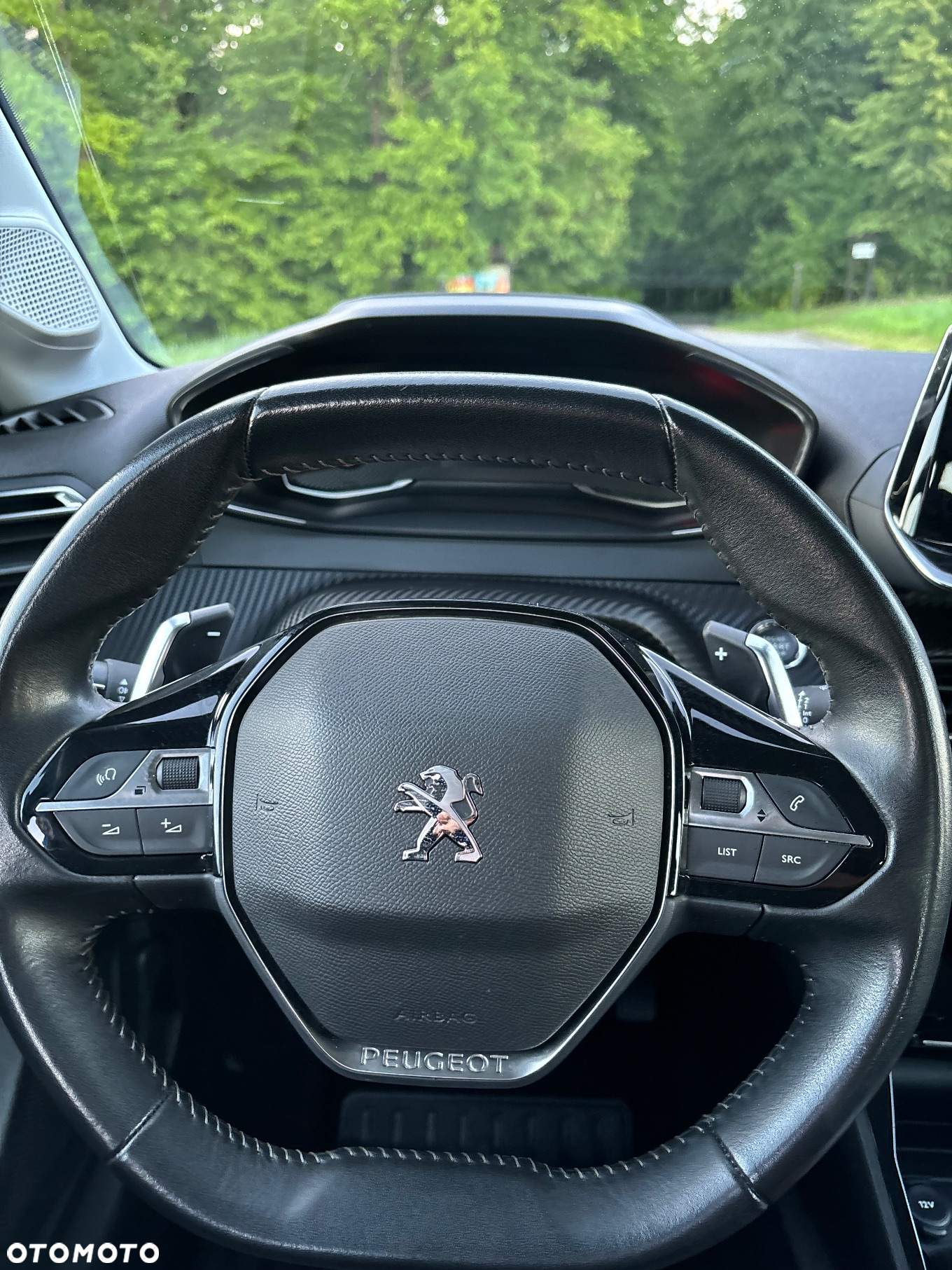 Peugeot 208 1.2 PureTech Allure S&S EAT8 - 17