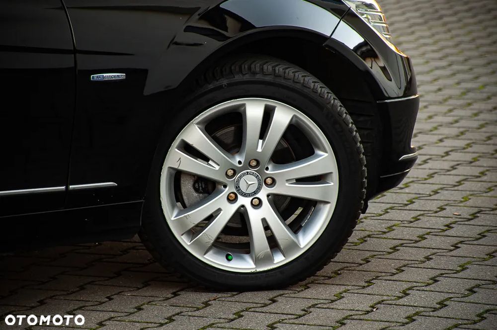 Mercedes-Benz Klasa C 180 T Kompressor BlueEFFICIENCY Avantgarde - 35