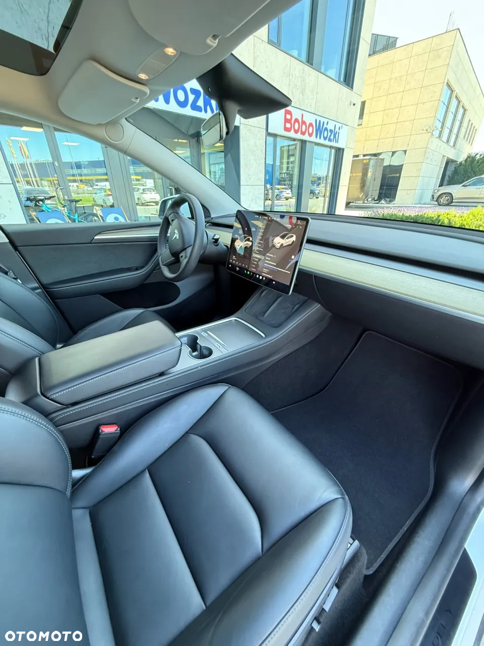 Tesla Y Long Range RWD - 13