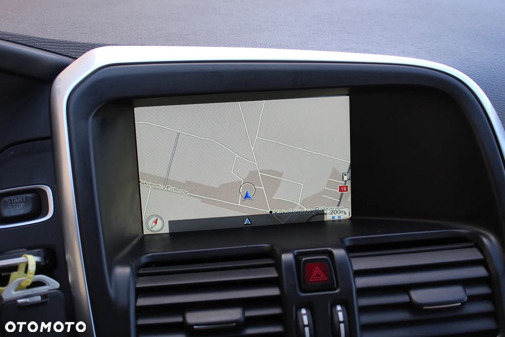 Volvo XC 60 D4 AWD R-Design Summum - 21