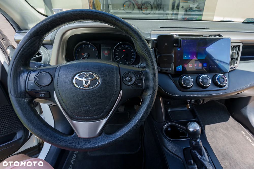 Toyota RAV4 2.0 D-4D Active 4x2 - 18