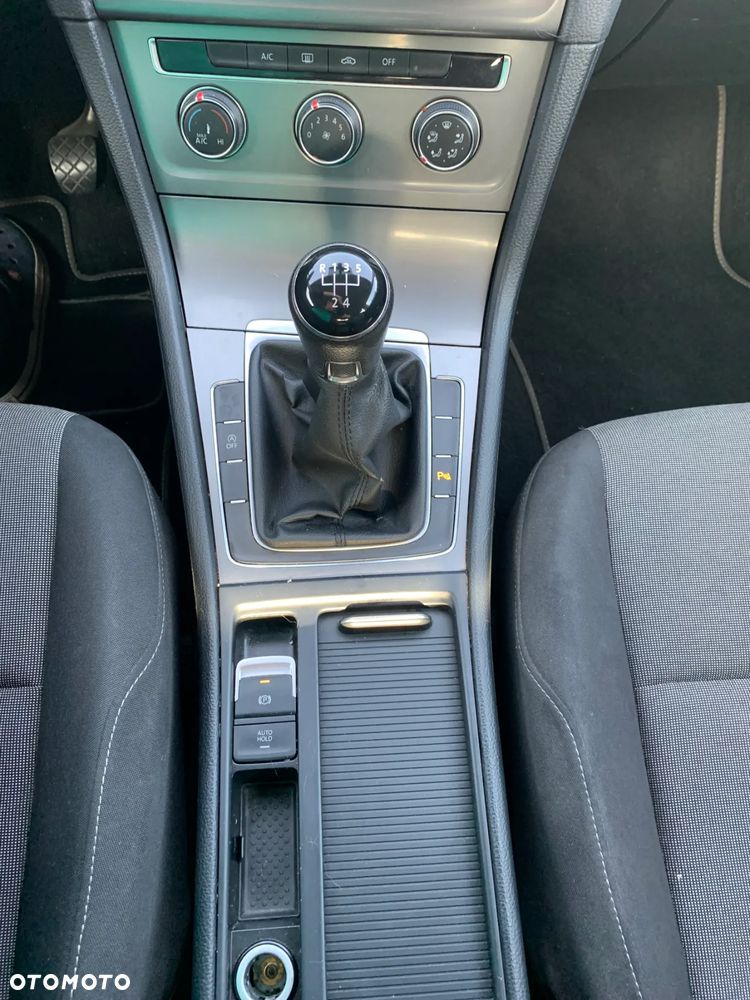 Volkswagen Golf - 12