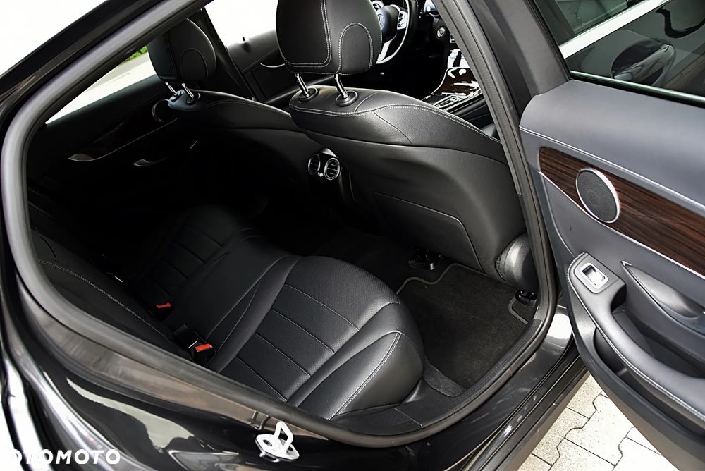 Mercedes-Benz GLC 200 4Matic 9G-TRONIC - 24