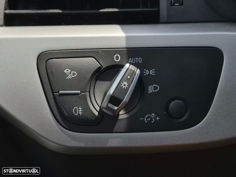 Audi A4 2.0 TDI Advance - 11