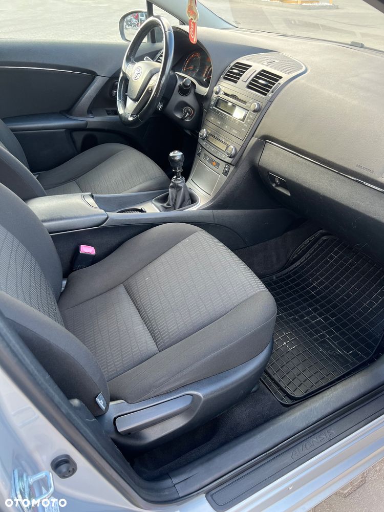 Toyota Avensis 2.0 D-4D - 9