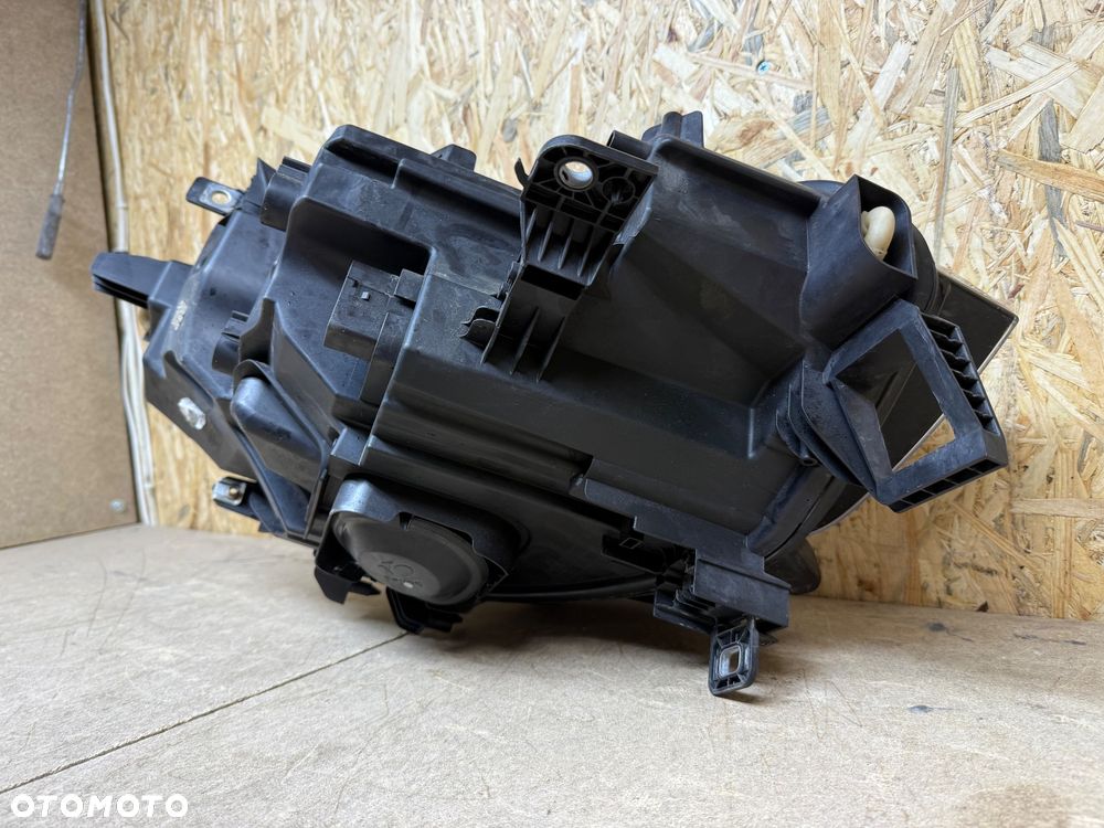 LAMPA LEWA FULL LED VOLVO ID3 10B941005A - 4