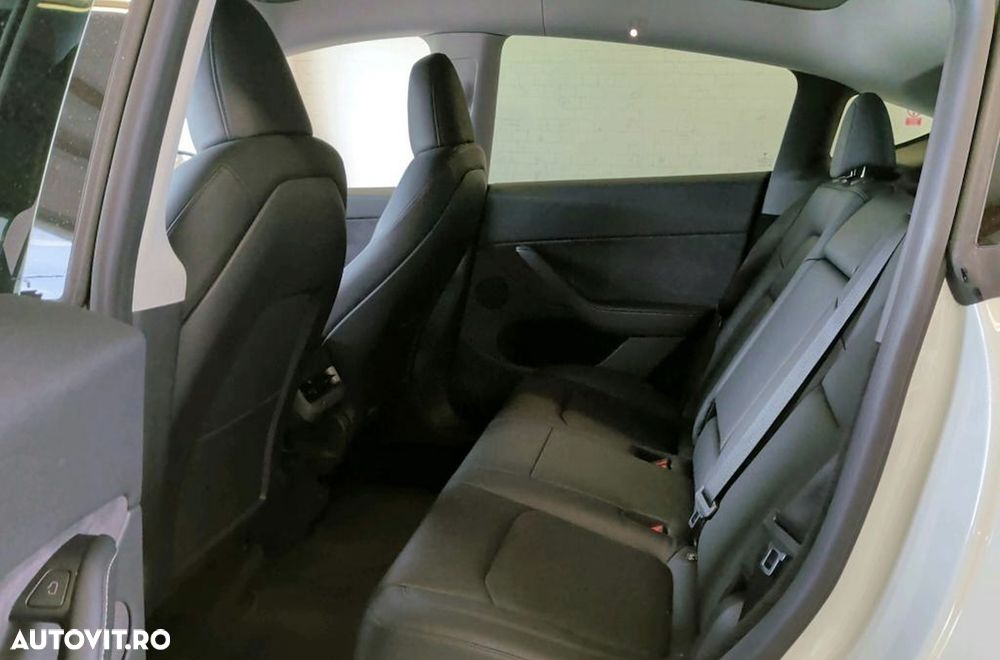 Tesla Model Y Long Range Dual Motor AWD - 7