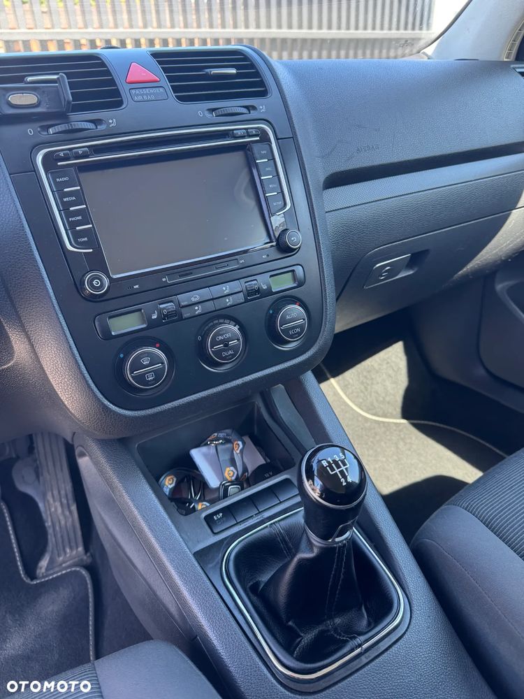 Volkswagen Golf 1.6 Comfortline - 12