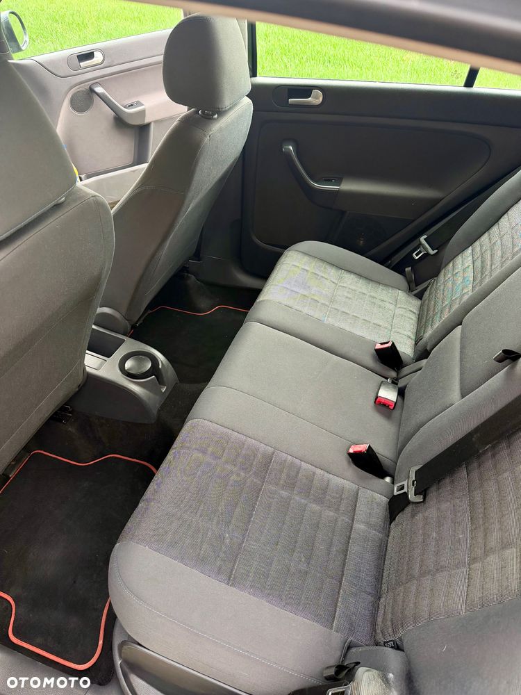 Volkswagen Golf Plus 1.6 FSI Comfortline - 8