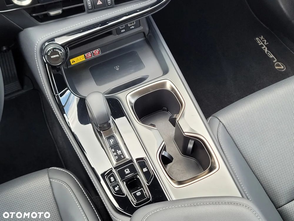 Lexus NX 350h Prestige AWD - 22