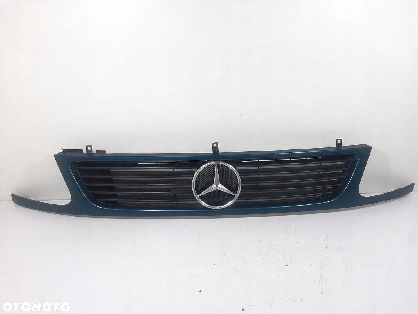 MERCEDES W638 V-KLASA 2.8 12V 98R ATRAPA GRILL 6388880023 - 1