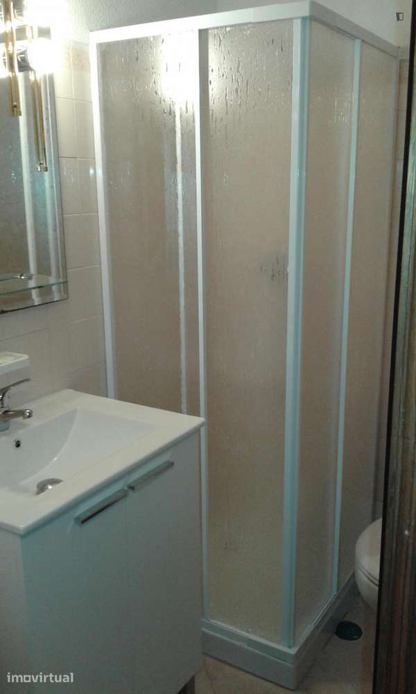 Quarto - localizado em Olivais Lisbon - Grande imagem: 4/8