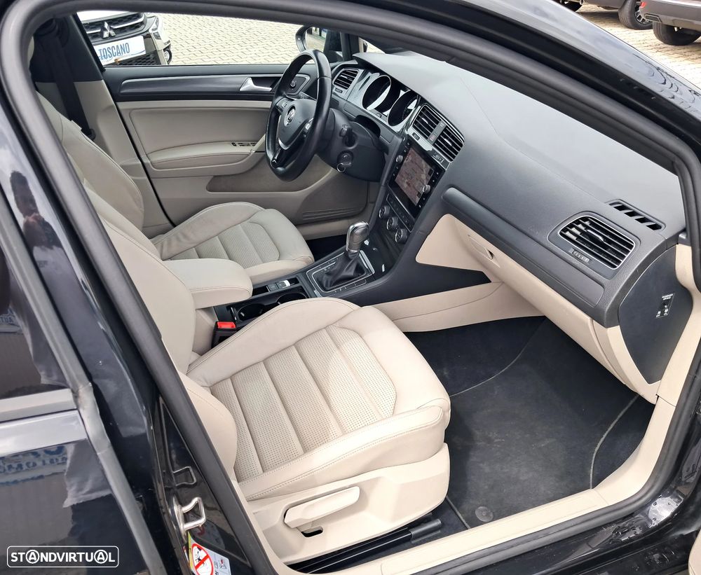 Volkswagen Golf Variant 1.6 TDi Confortline DSG — fotografia 13