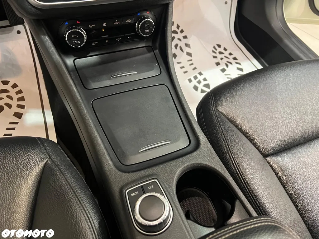 Mercedes-Benz CLA 250 7G-DCT - 28