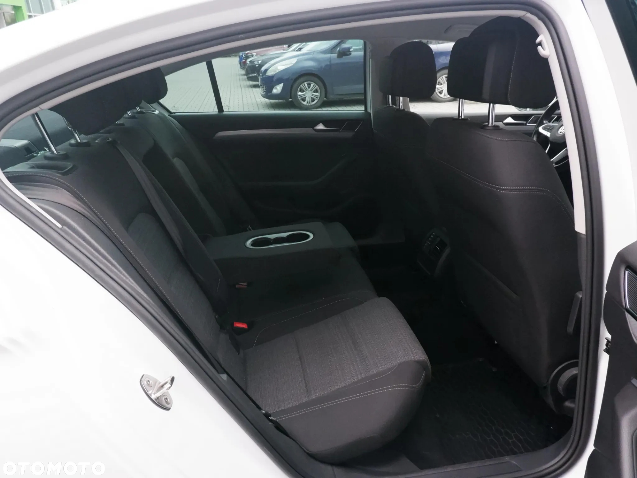 Volkswagen Passat - 15