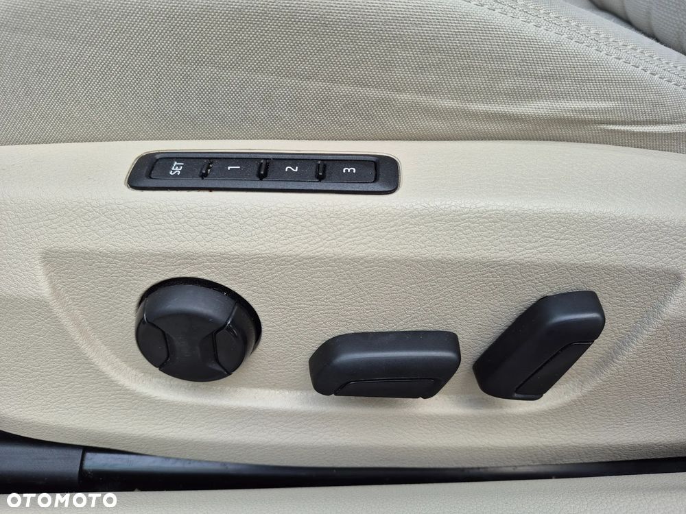 Skoda Superb 2.0 TDI SCR Style DSG - 26