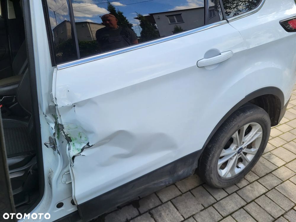 Ford Kuga 1.5 TDCi FWD Titanium - 27