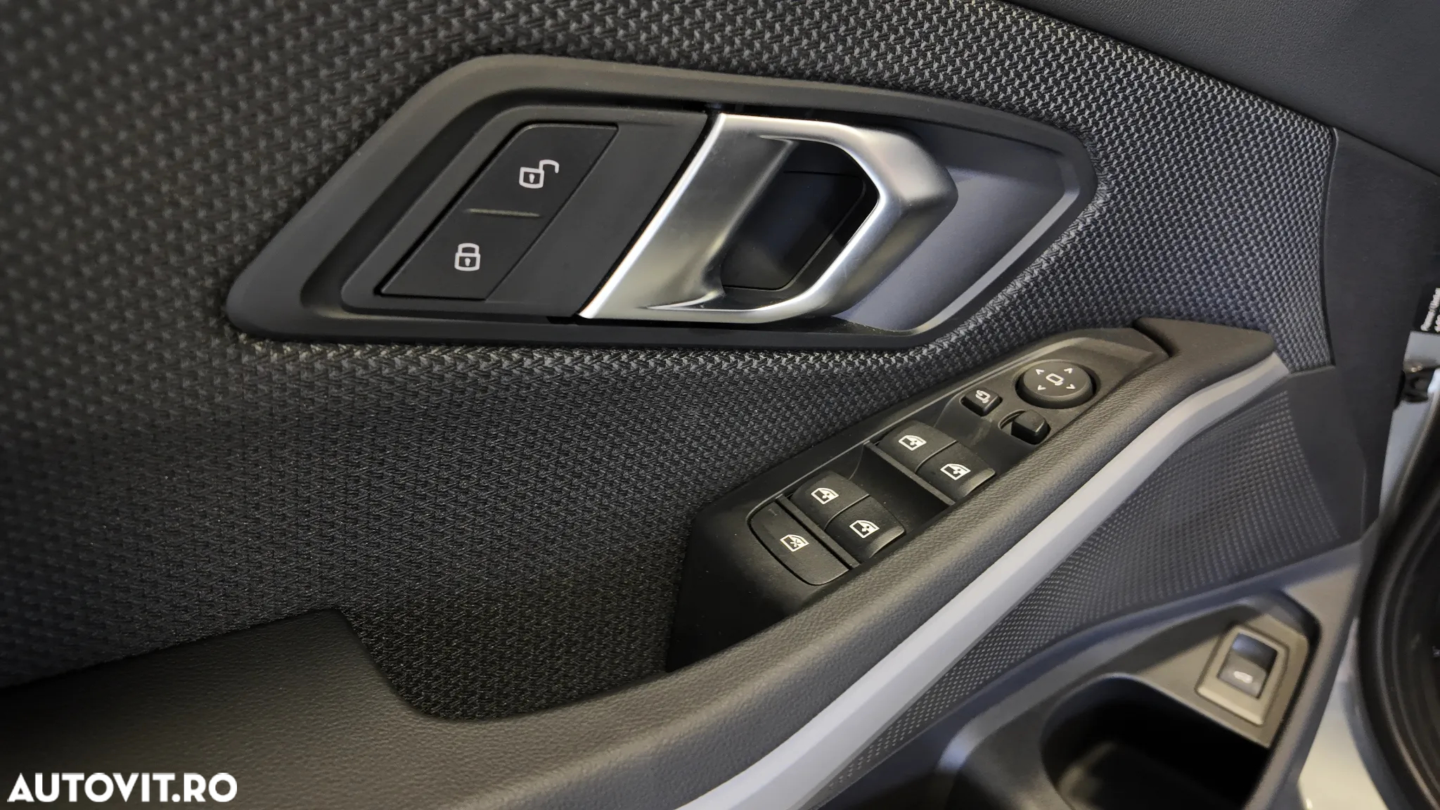 BMW Seria 3 318i Aut. Sport Line - 17