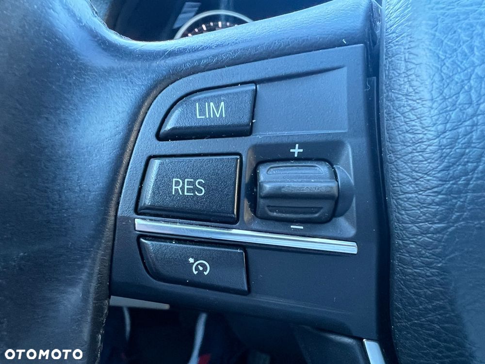 BMW Seria 5 520d xDrive Luxury Line - 12