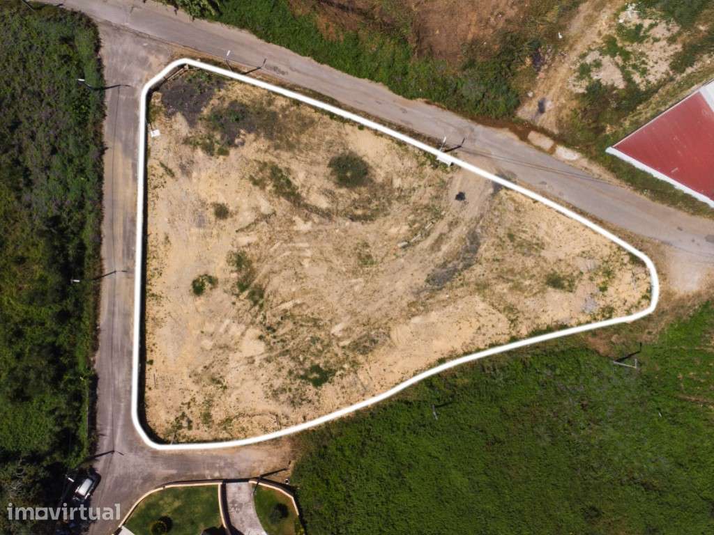 Dois terrenos com projeto aprovado para 52 apartamentos - Grande imagem: 3/18