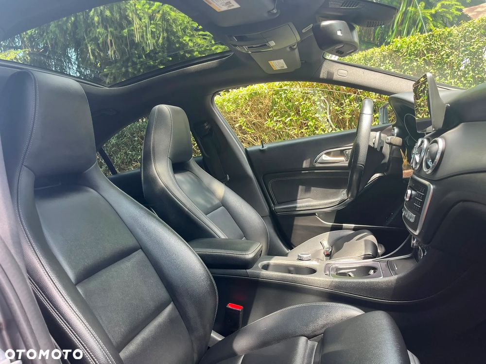 Mercedes-Benz CLA 250 4-Matic AMG Line - 18
