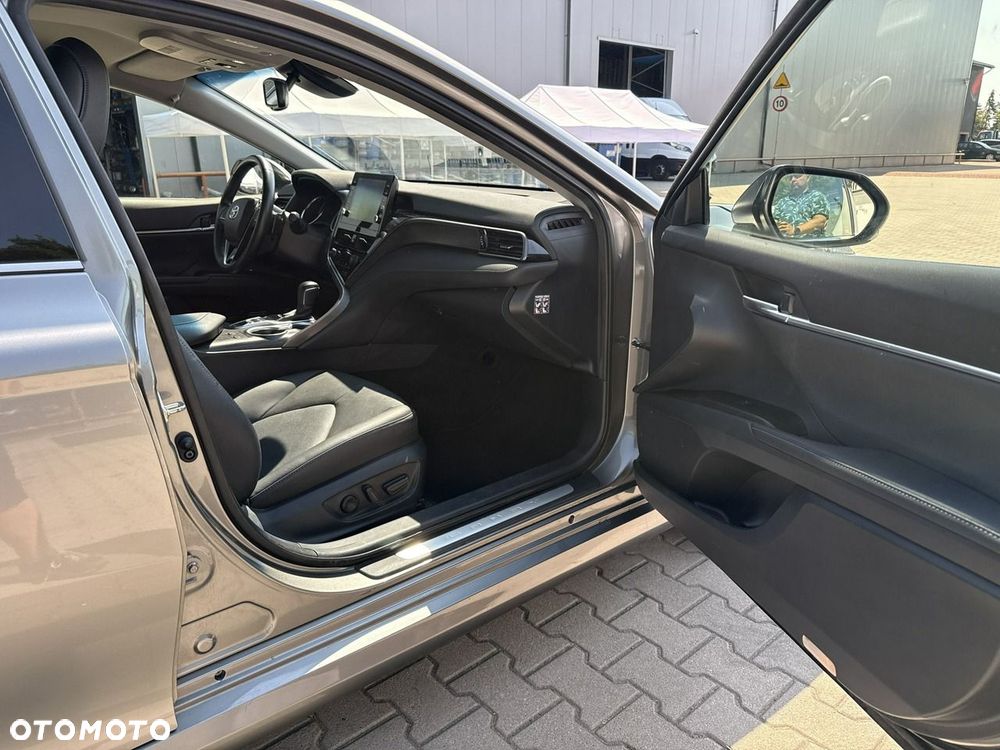 Toyota Camry 2.5 Hybrid Executive CVT - 19