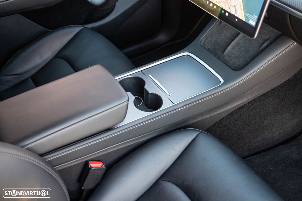 Tesla Model Y Long Range Tração Integral - 17