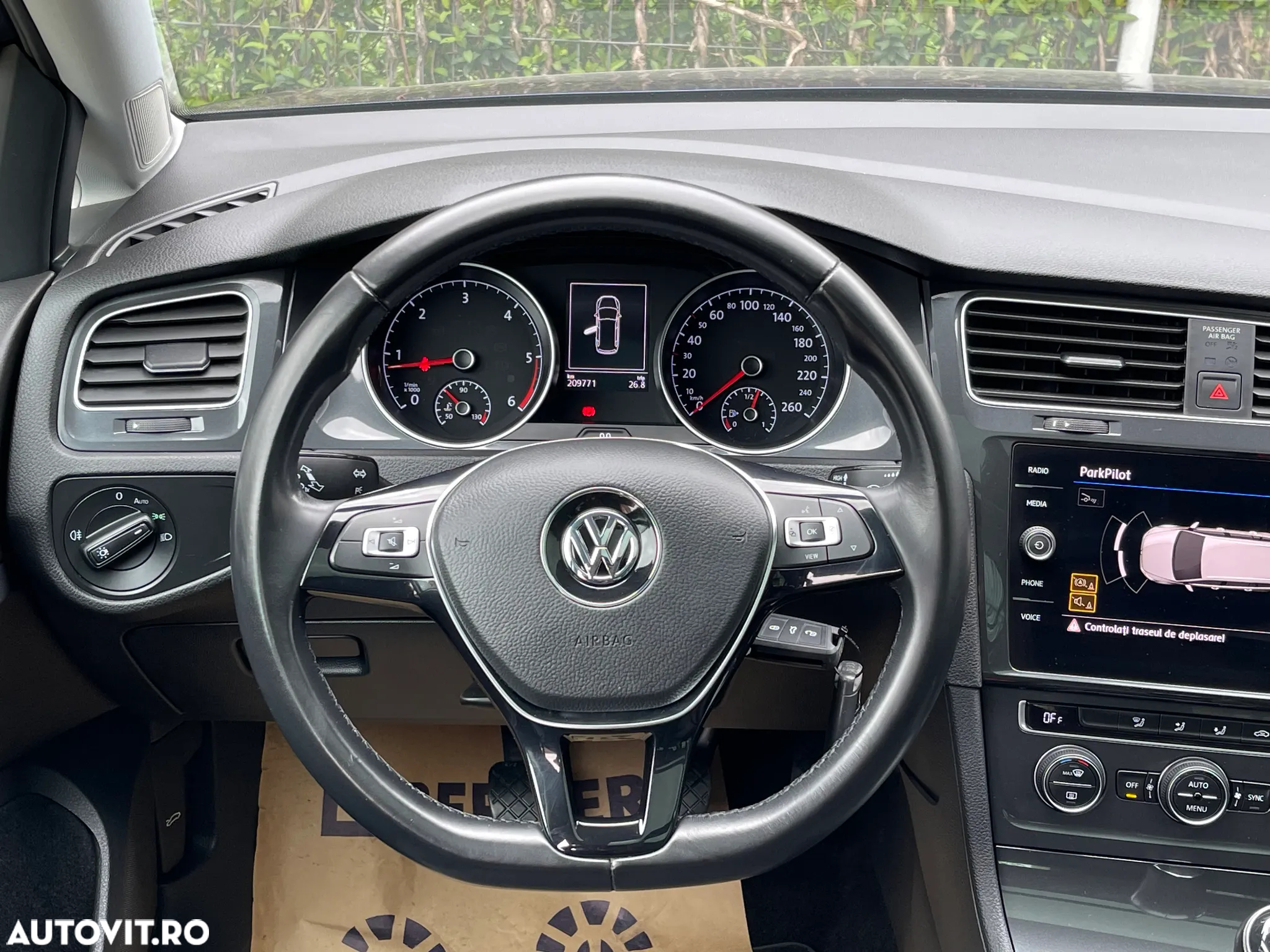 Volkswagen Golf 1.6 TDI Comfortline - 27