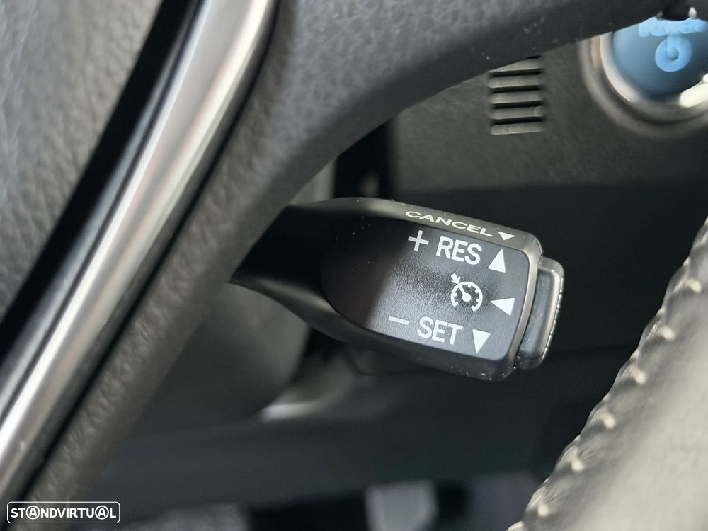 Toyota Auris Touring Sports 1.8 HSD Exclusive+Navi - 27