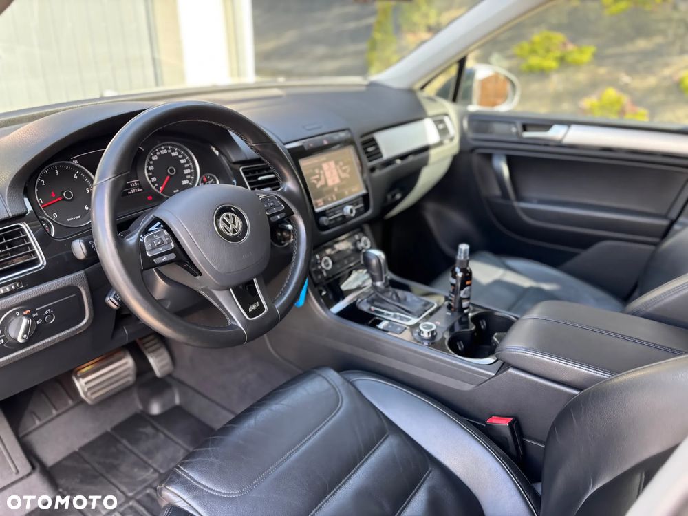 Volkswagen Touareg 3.0 V6 TDI BMT - 23