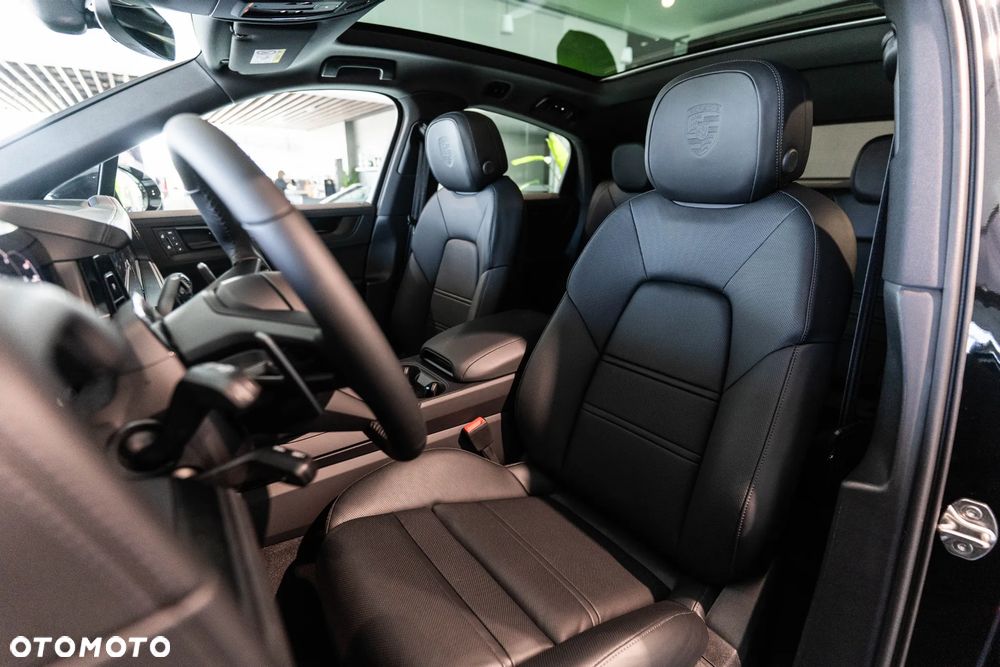 Porsche Cayenne Black Edition - 12