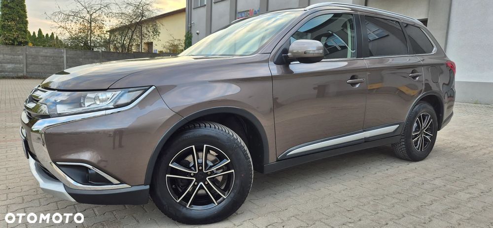 Mitsubishi Outlander 2.0 2WD Diamant Edition - 32