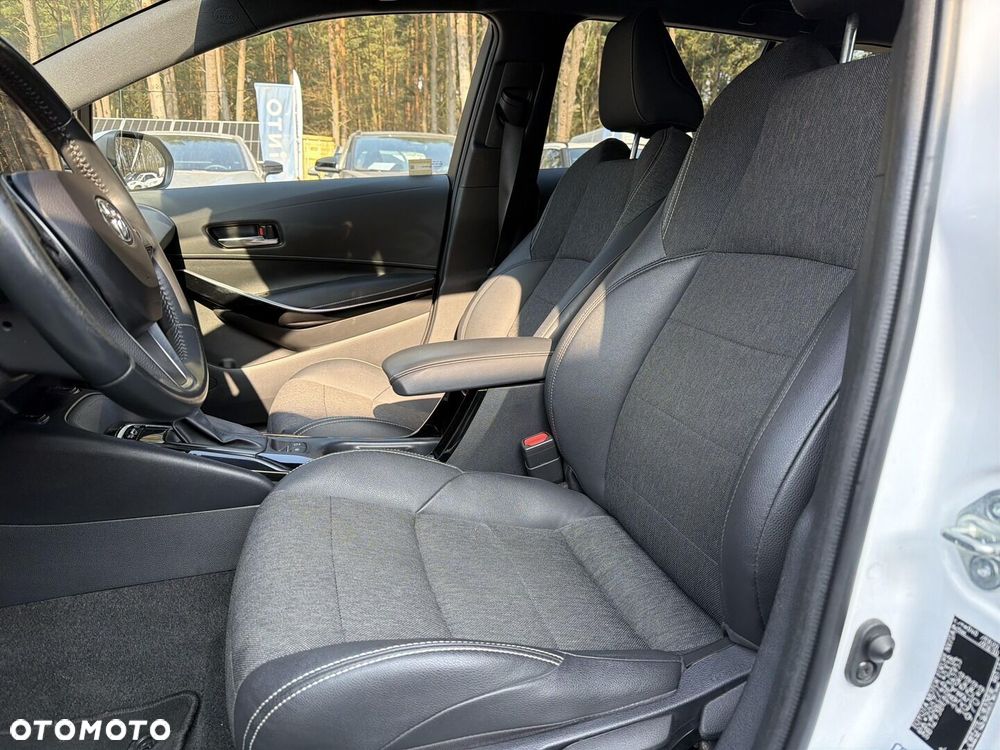Toyota Corolla 1.8 Hybrid Comfort - 22