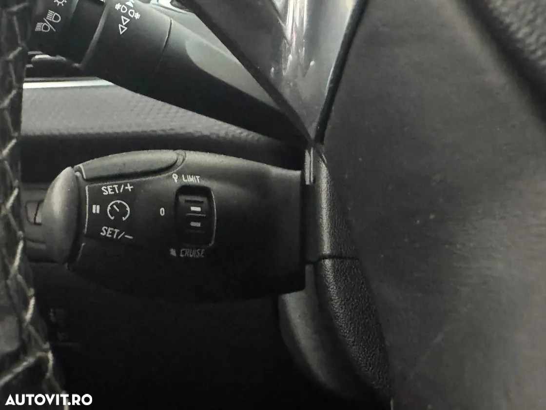 Peugeot 2008 PureTech 110 Stop&Start EAT6 Allure - 19