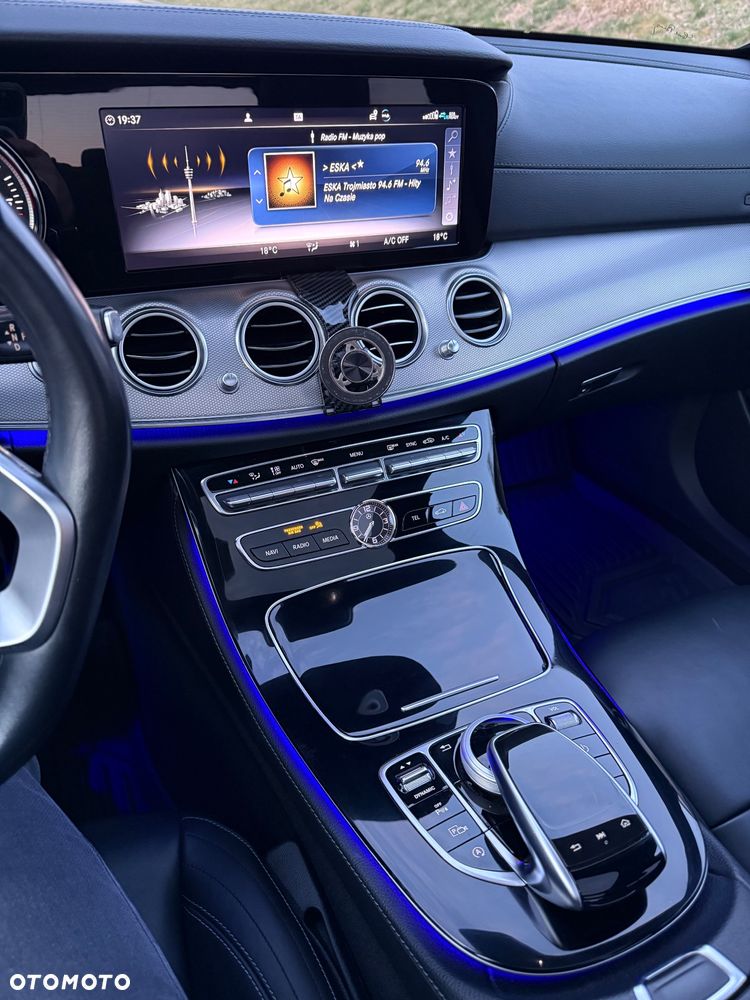 Mercedes-Benz Klasa E 220 d 4-Matic 9G-TRONIC - 11