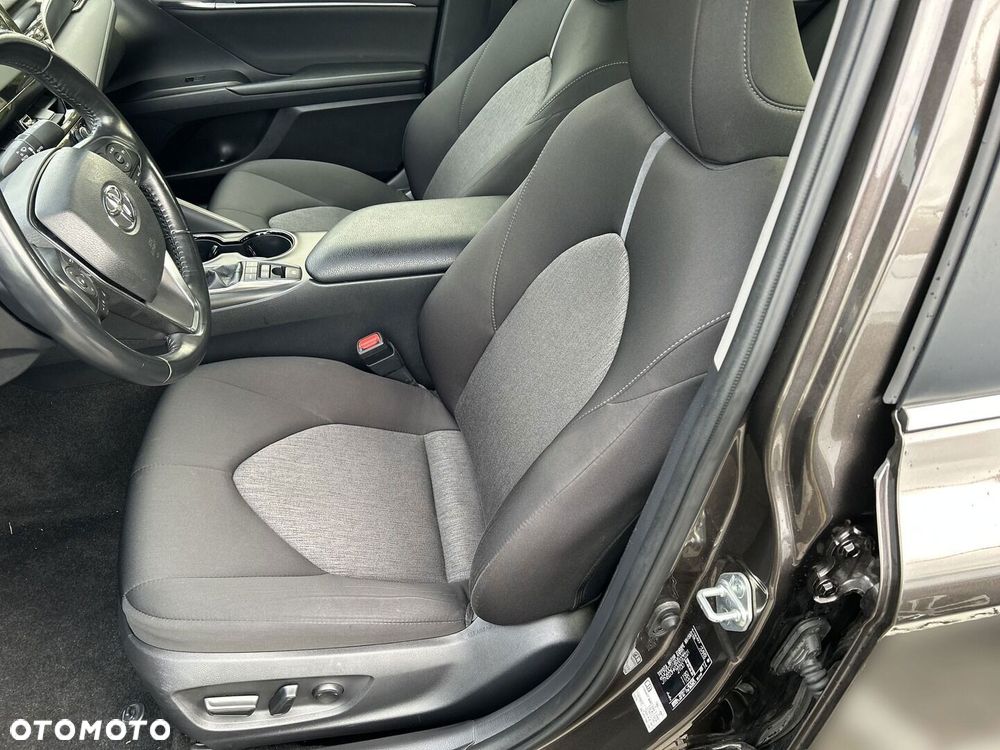 Toyota Camry 2.5 Hybrid Comfort CVT - 16