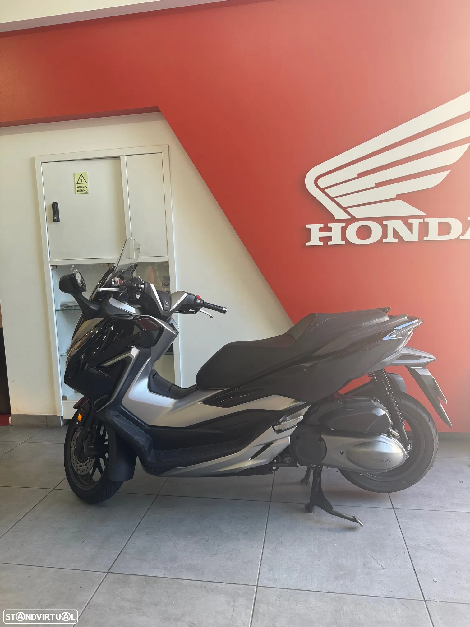 Honda Forza 300 abs - 3
