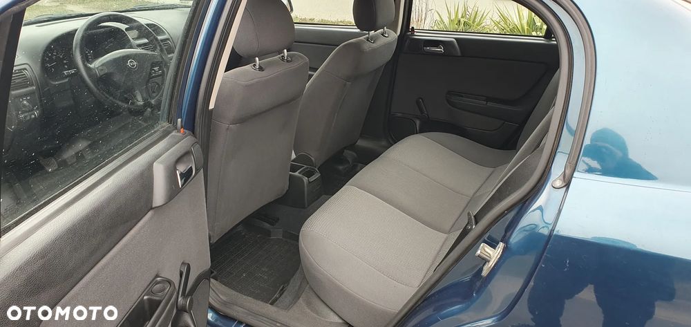 Opel Astra 1.4 - 9